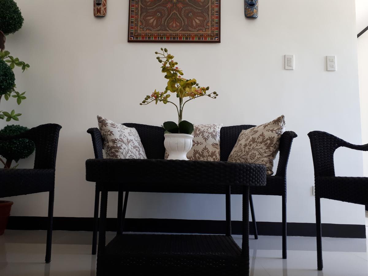 KENT Travellers' Inn Coron Extérieur photo