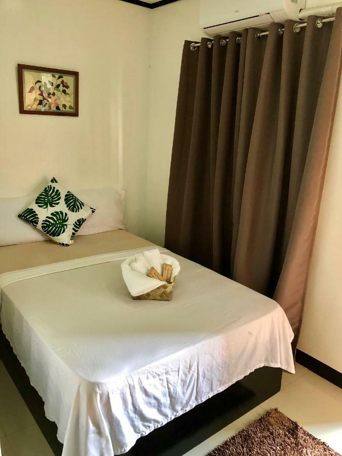 KENT Travellers' Inn Coron Extérieur photo